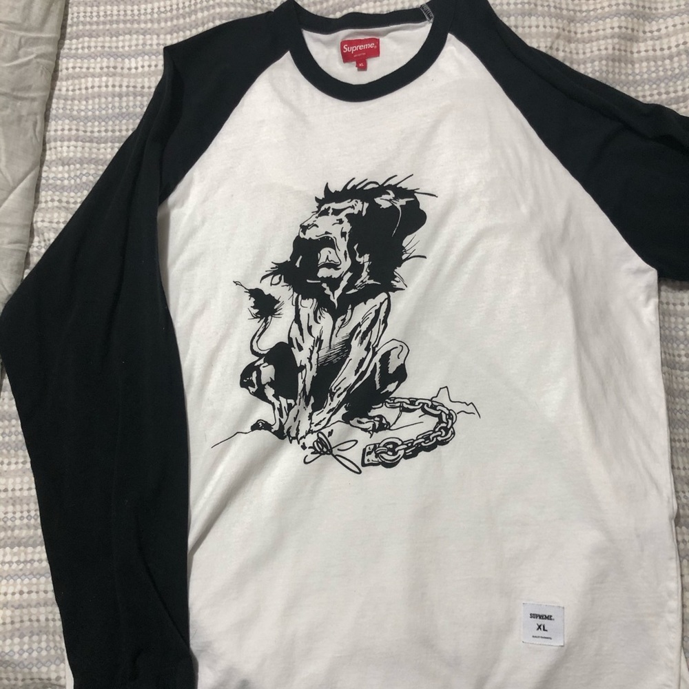 Supreme Shirt w/ ¾ sleeves